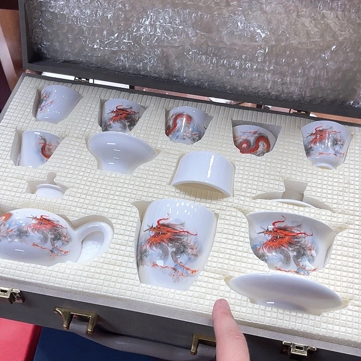 孤品茶具套装等。