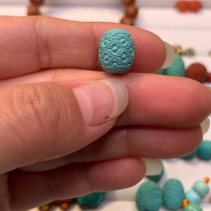 绿松石未镶嵌颈饰