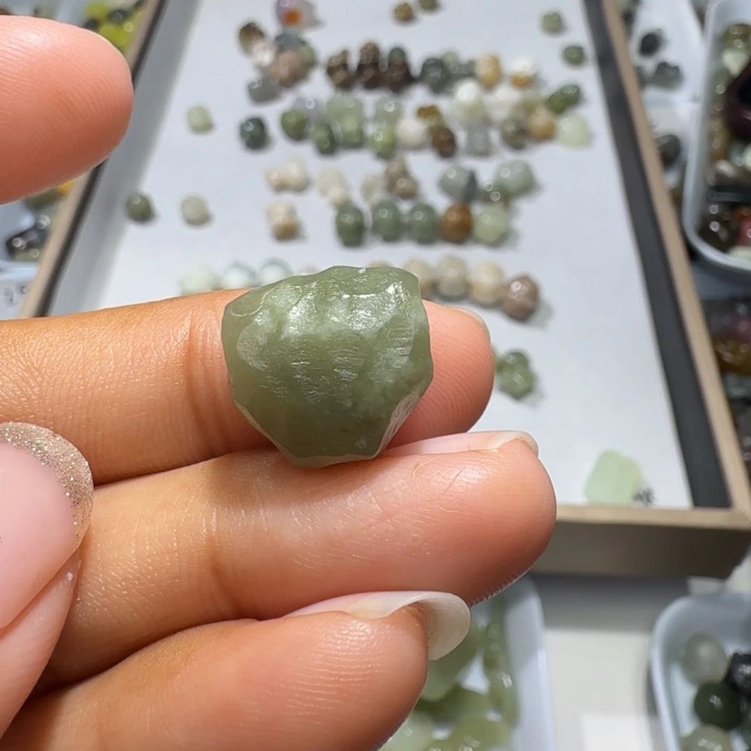 和田玉未镶嵌珠宝奇石