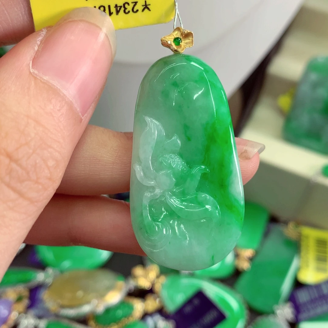 吊坠(不含链)18K金镶嵌翡翠