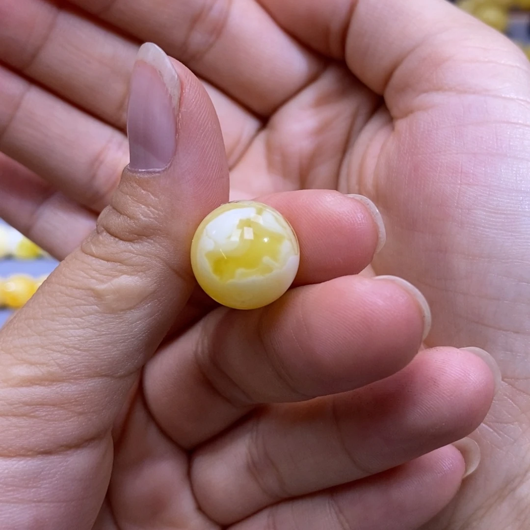 琥珀未镶嵌珠宝奇石15.0