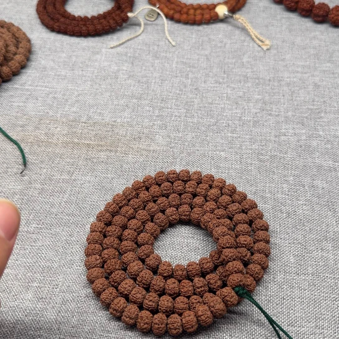 金刚菩提吊坠平细 108 黄点