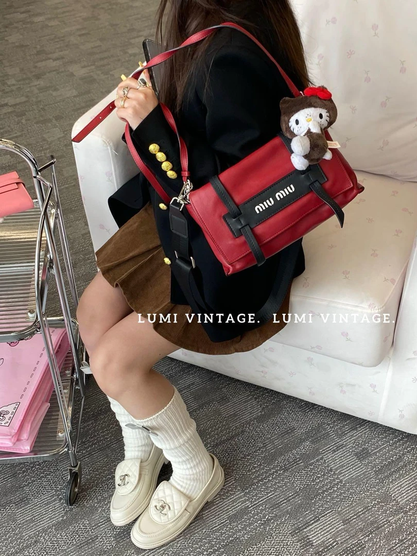 95新 MIU MIU/缪缪 红拼黑牛皮邮差包16737858