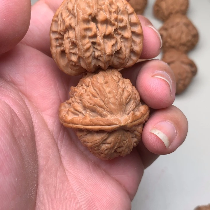 放***辰文玩核桃吊坠白狮子