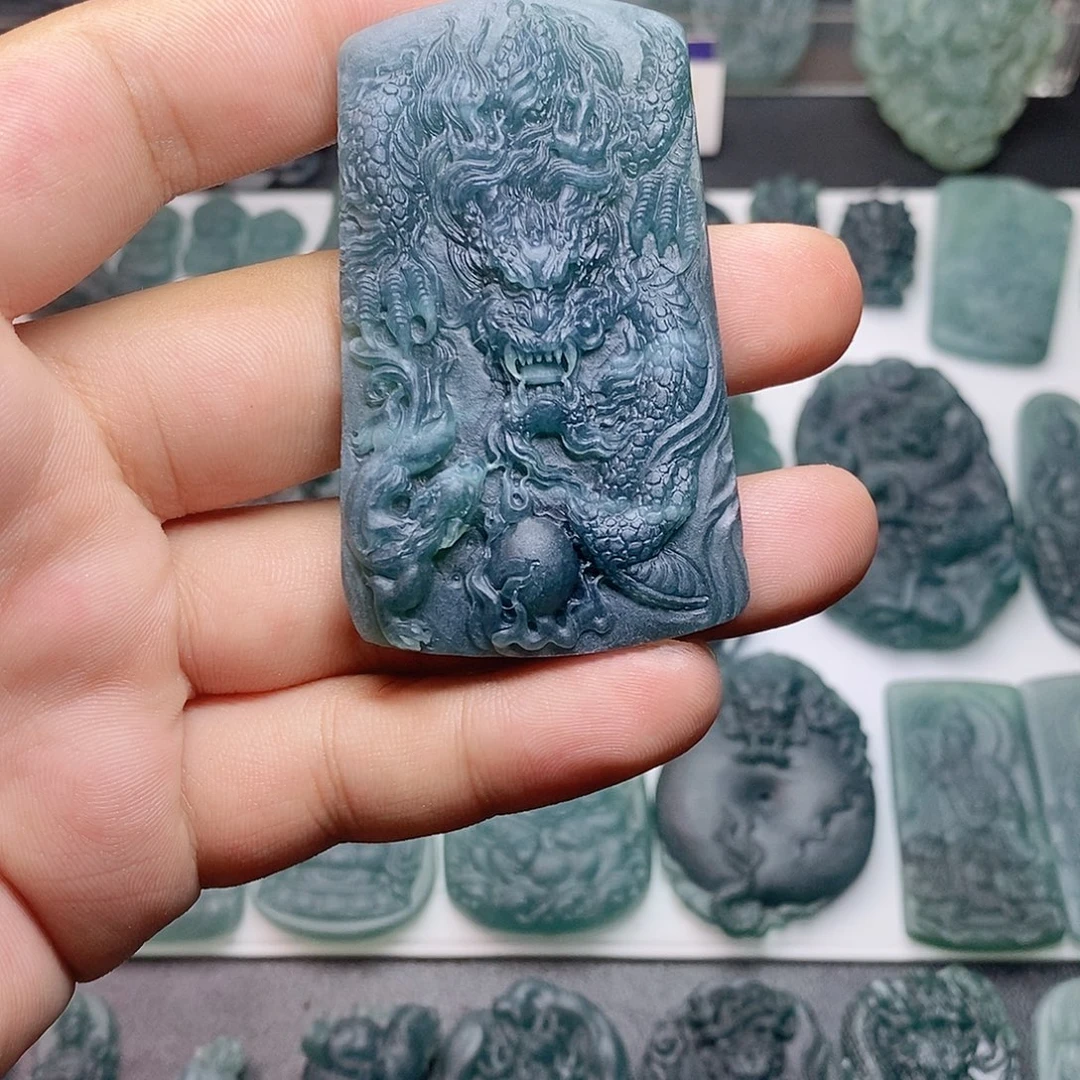 定制翡翠未镶嵌龙牌