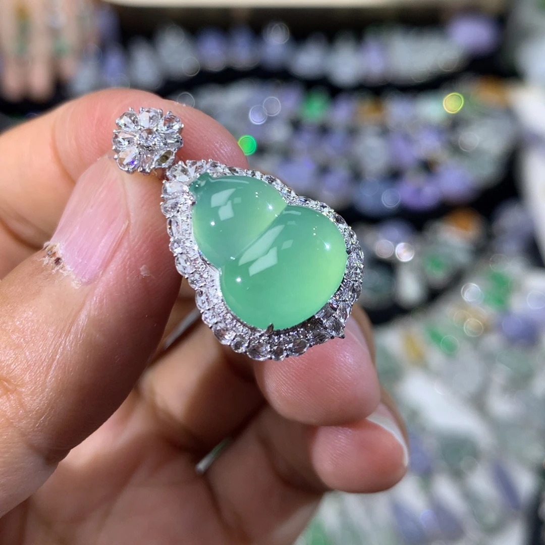 翡翠18K金镶嵌吊坠(不含链)