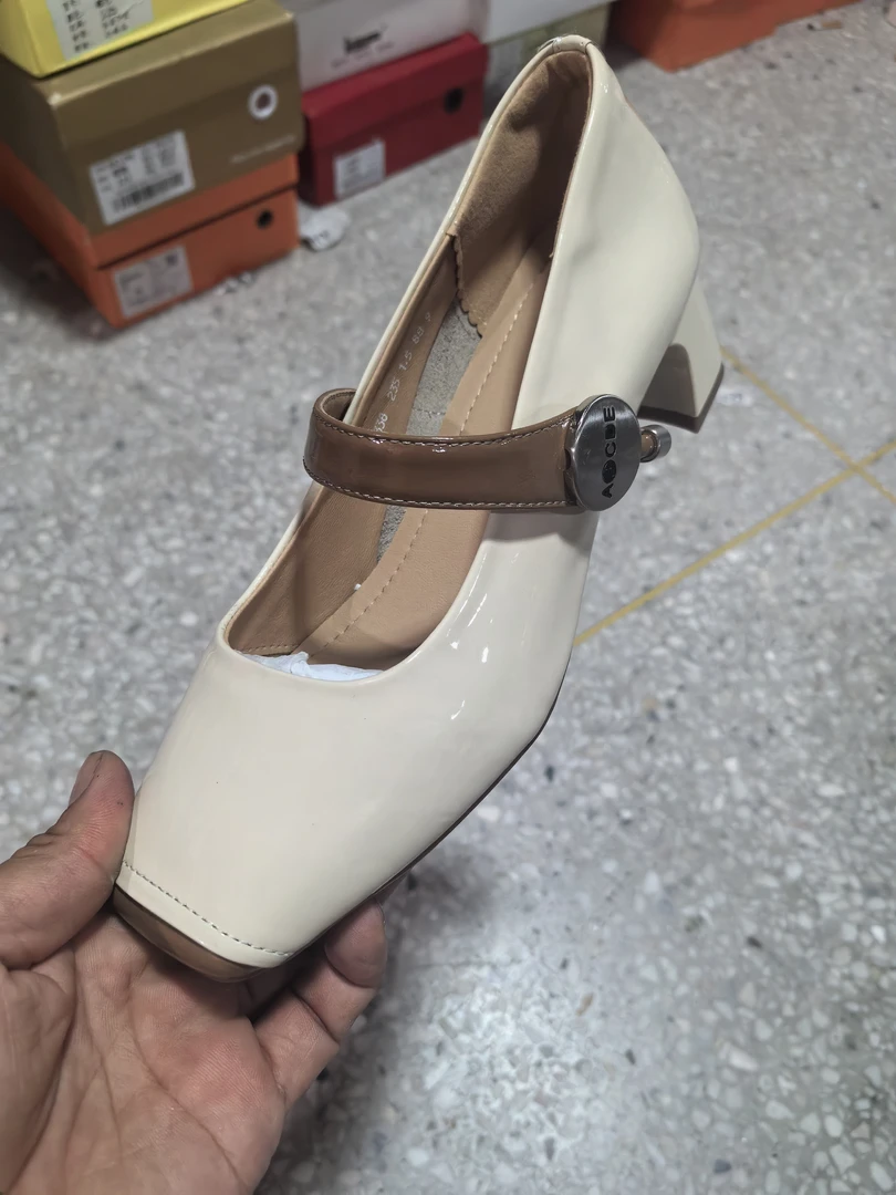 912头层牛皮玛丽珍