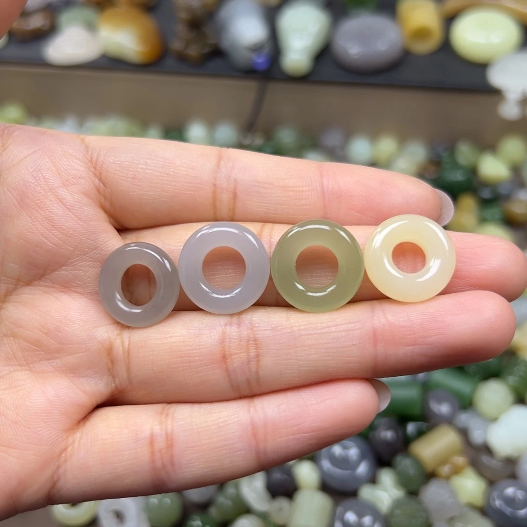 和田玉未镶嵌颈饰98一个多样性发其一