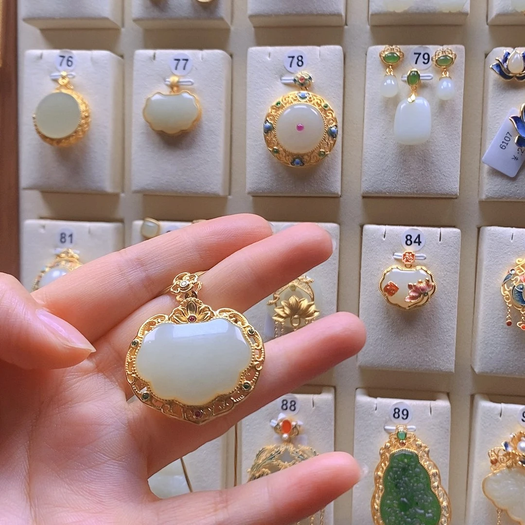 颈饰银S925镶嵌和田玉