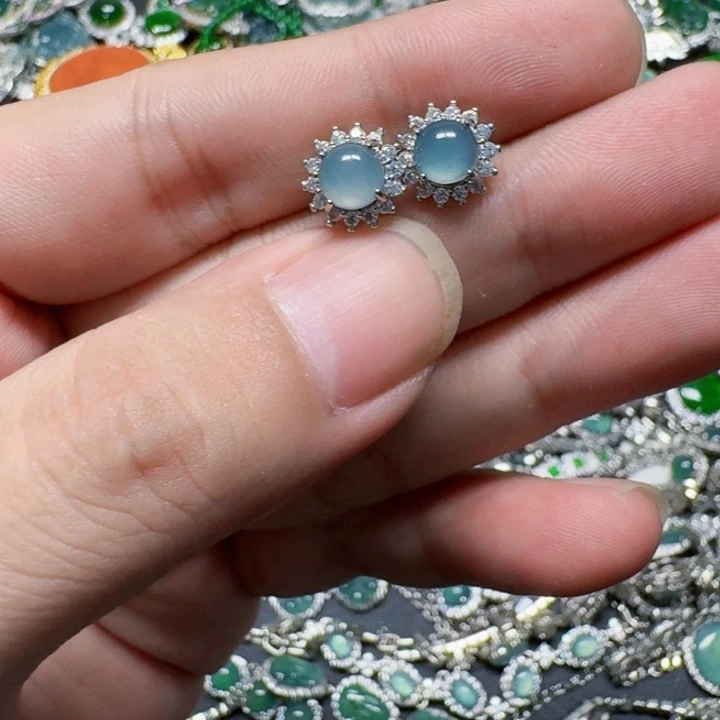 翡翠未镶嵌颈饰天然A货翡翠放漏