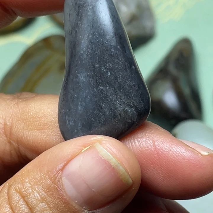 和田玉未镶嵌珠宝半成品