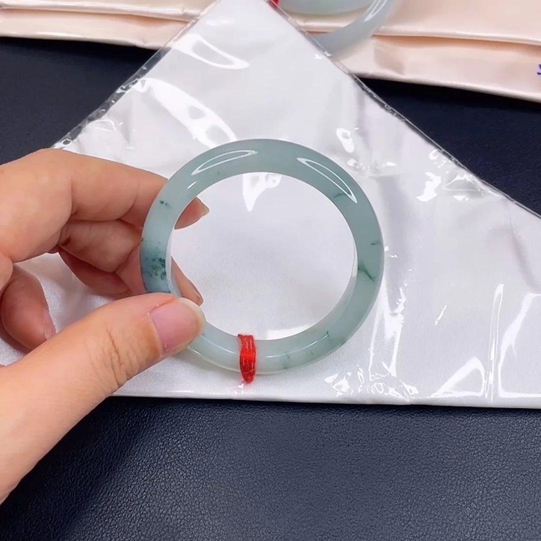 翡翠未镶嵌手镯冰飘花