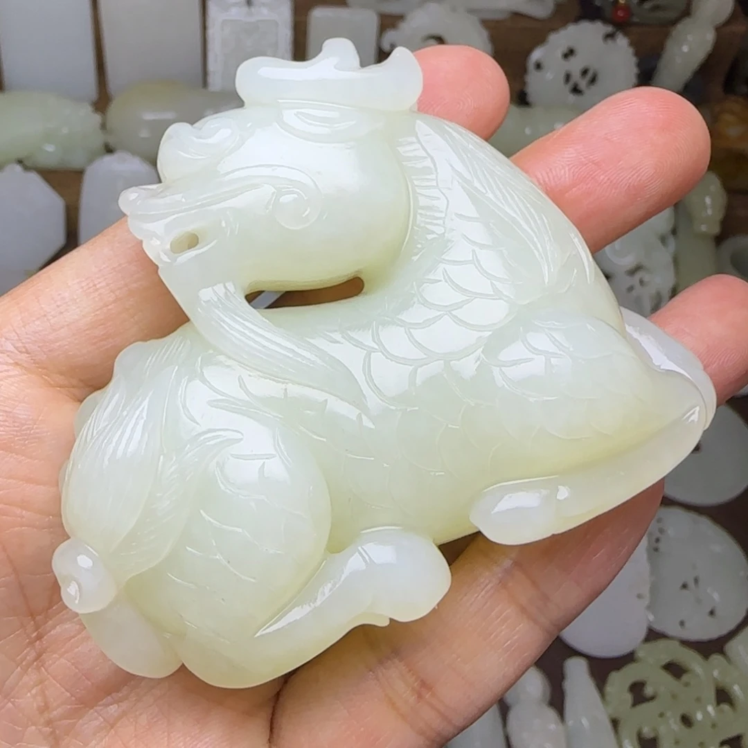 和田玉未镶嵌挂件麒麟177克