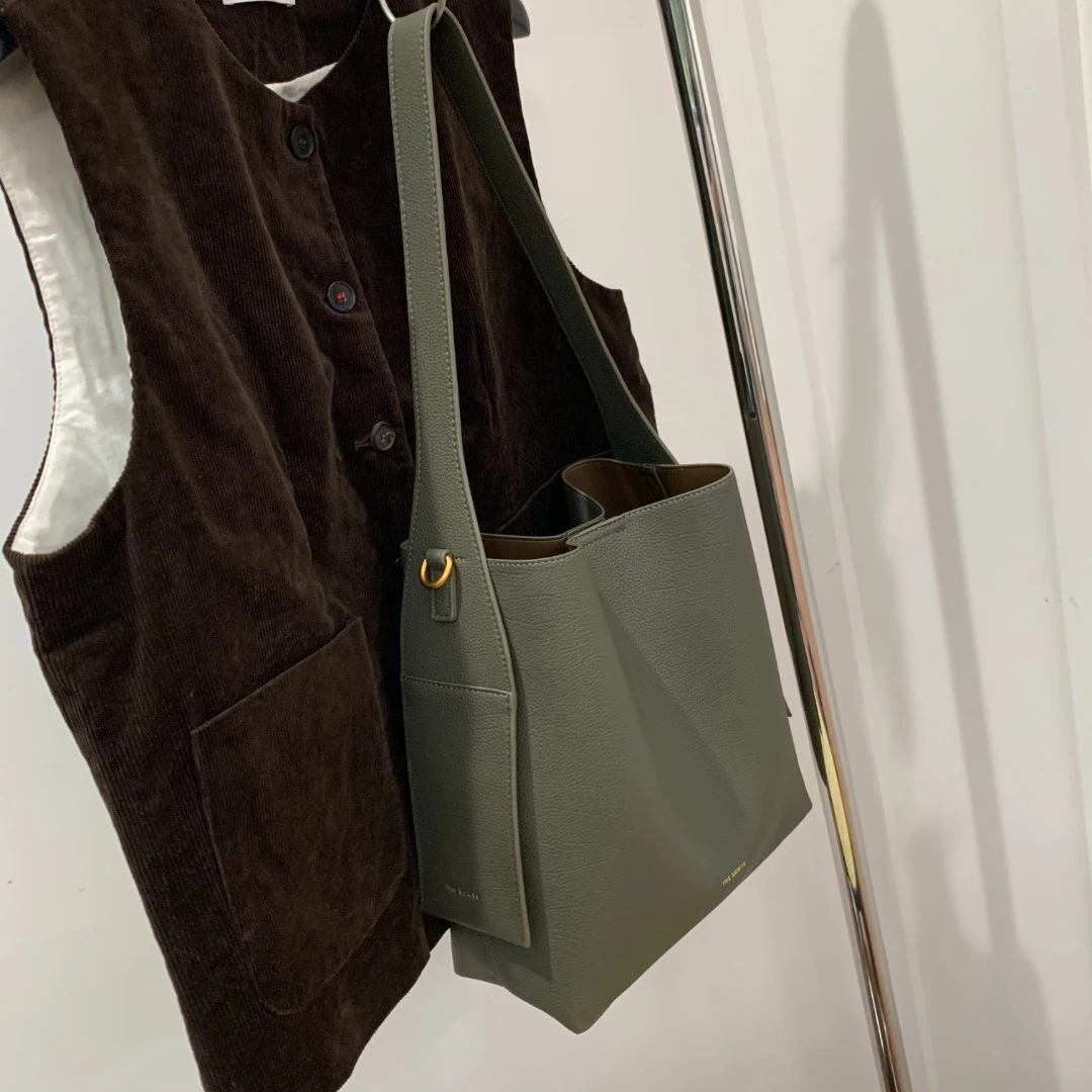 【芝麻集】BD-B889-宝藏绿RAIN.CUN休闲简约时尚腋下斜跨轻奢女包