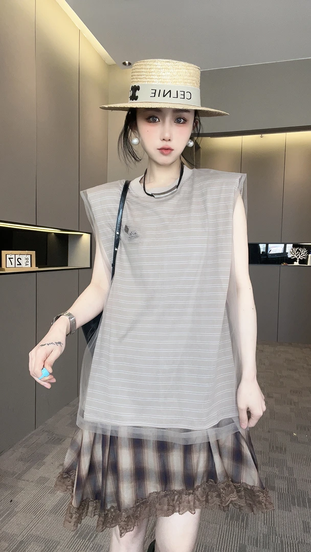 【现货】无袖条纹连衣裙女2025夏季新款网纱拼接格子下摆T恤裙