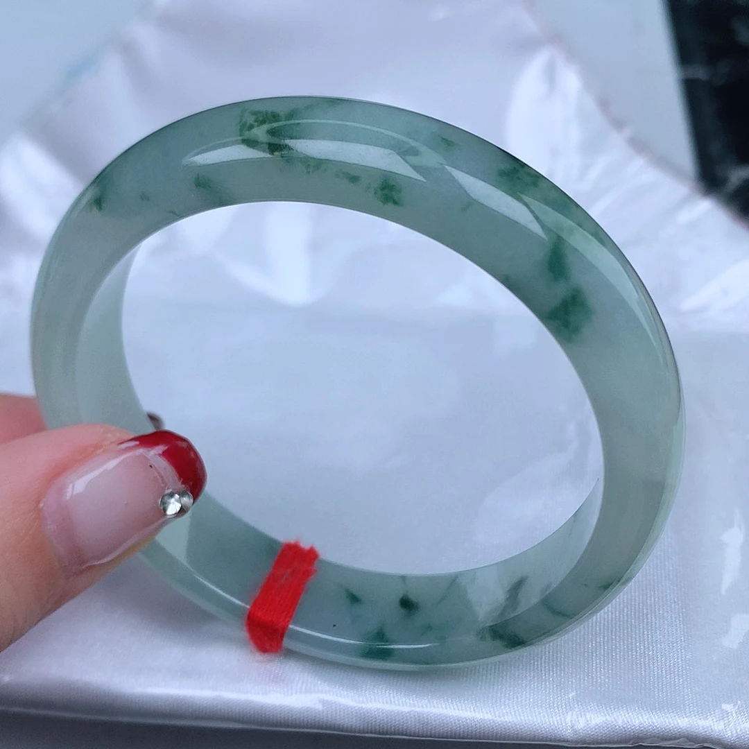 翡翠手镯未镶嵌天然