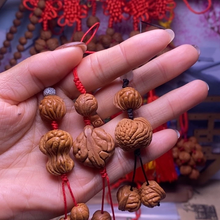 仁***水桃核吊坠龙纹桃枭