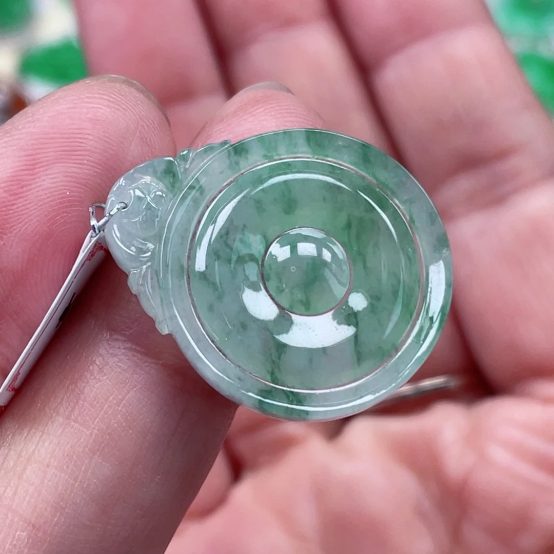 颈饰未镶嵌翡翠福贝