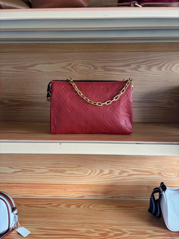 （原单尾货）斜挎包百搭女士中号复古手拎包腋下信封包轻奢多层款