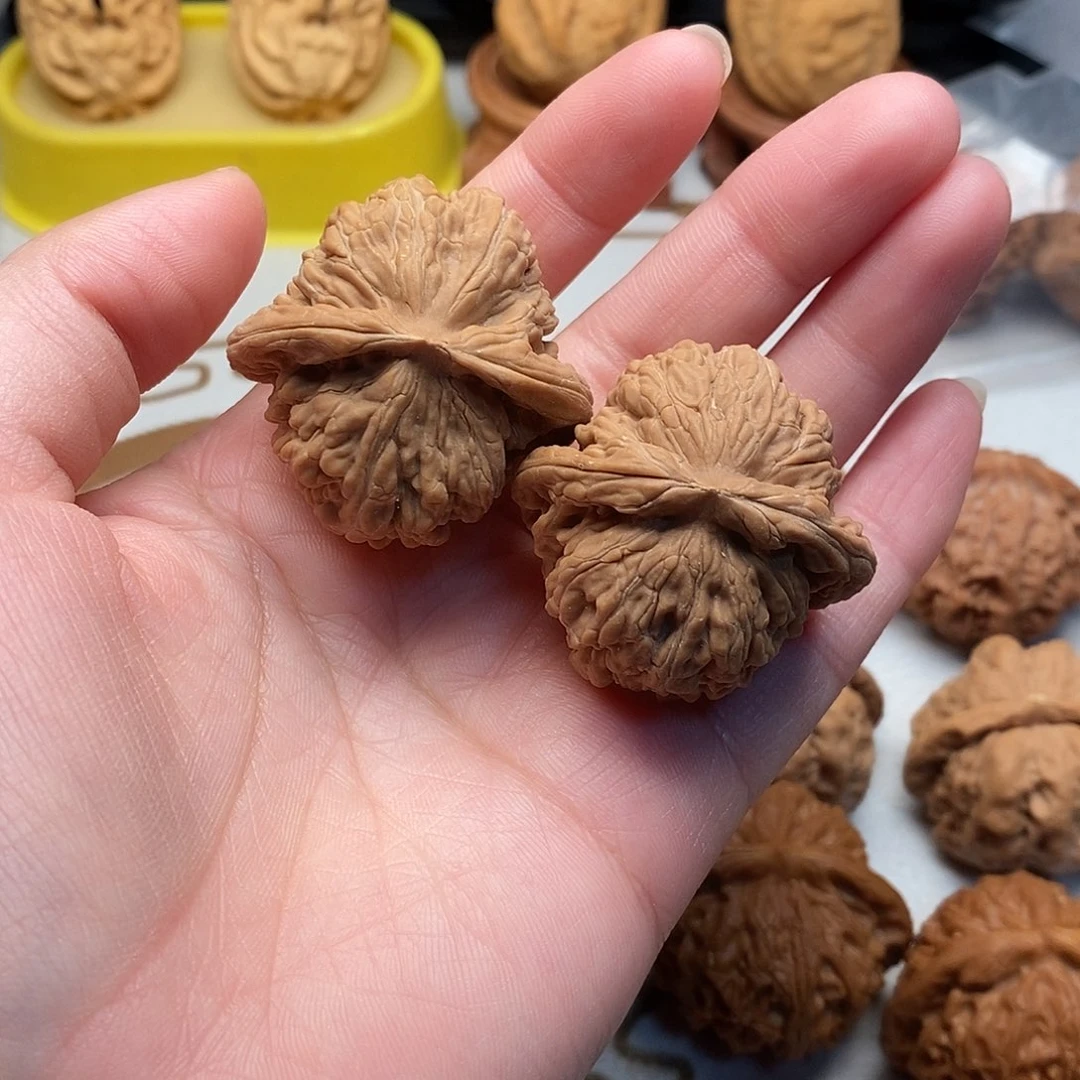 桃核把件四座楼放漏