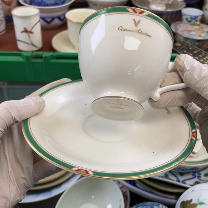 他家瓷器真美…开播了