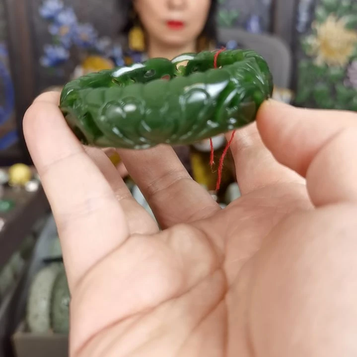 和田玉手镯未镶嵌?**?