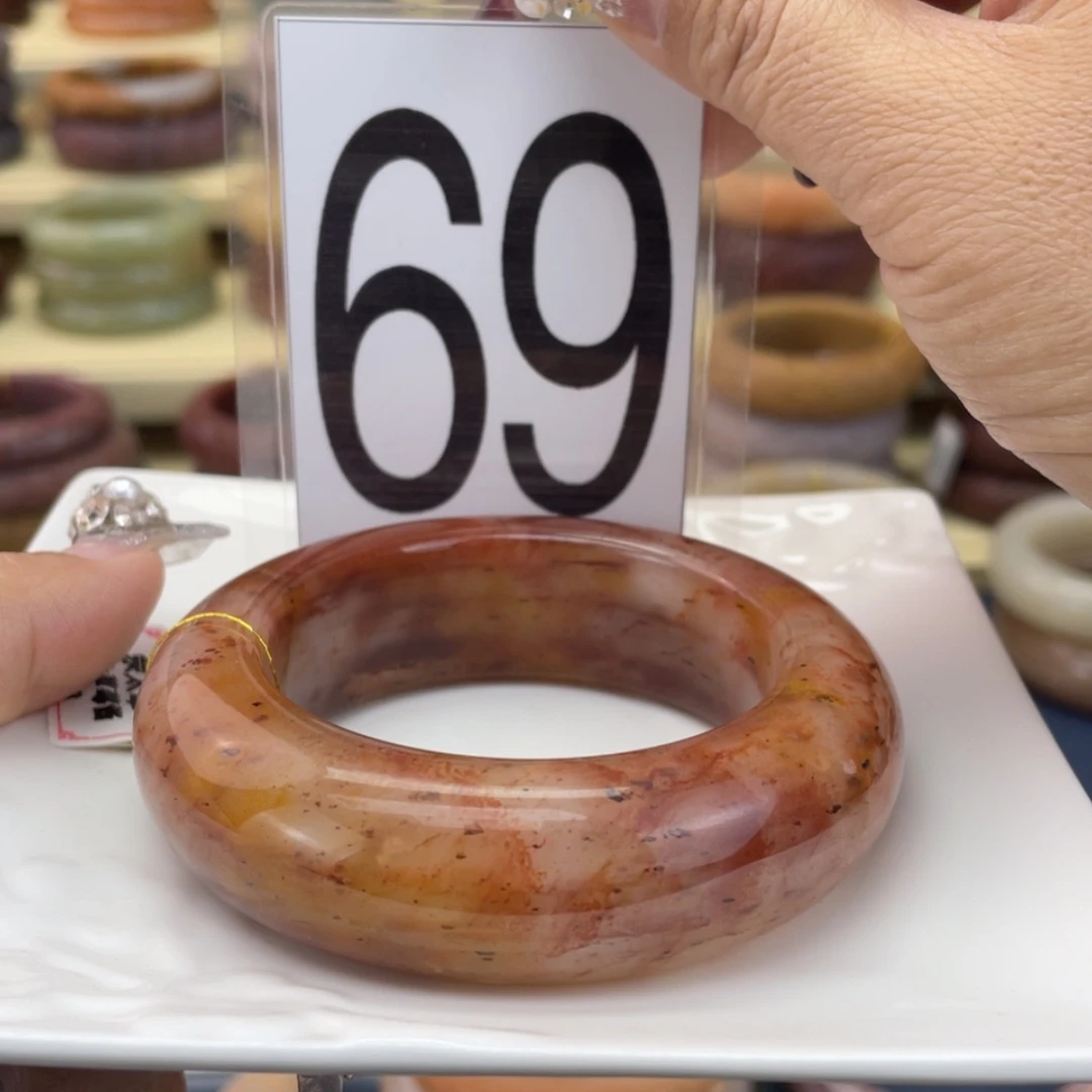 【闪购商品】石英质玉手镯未镶嵌