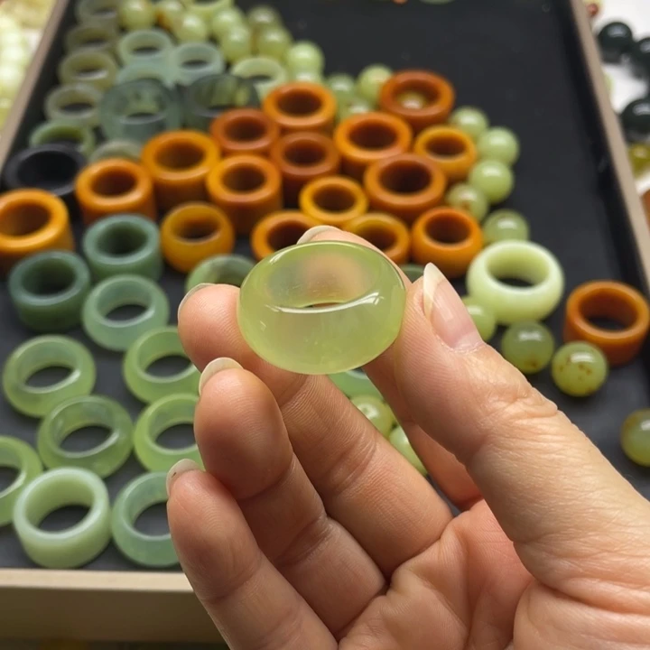 蛇纹石玉戒指合金?***、