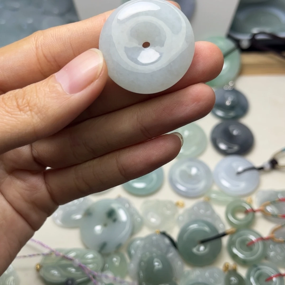 翡翠未镶嵌颈饰天然翡翠Ａ货