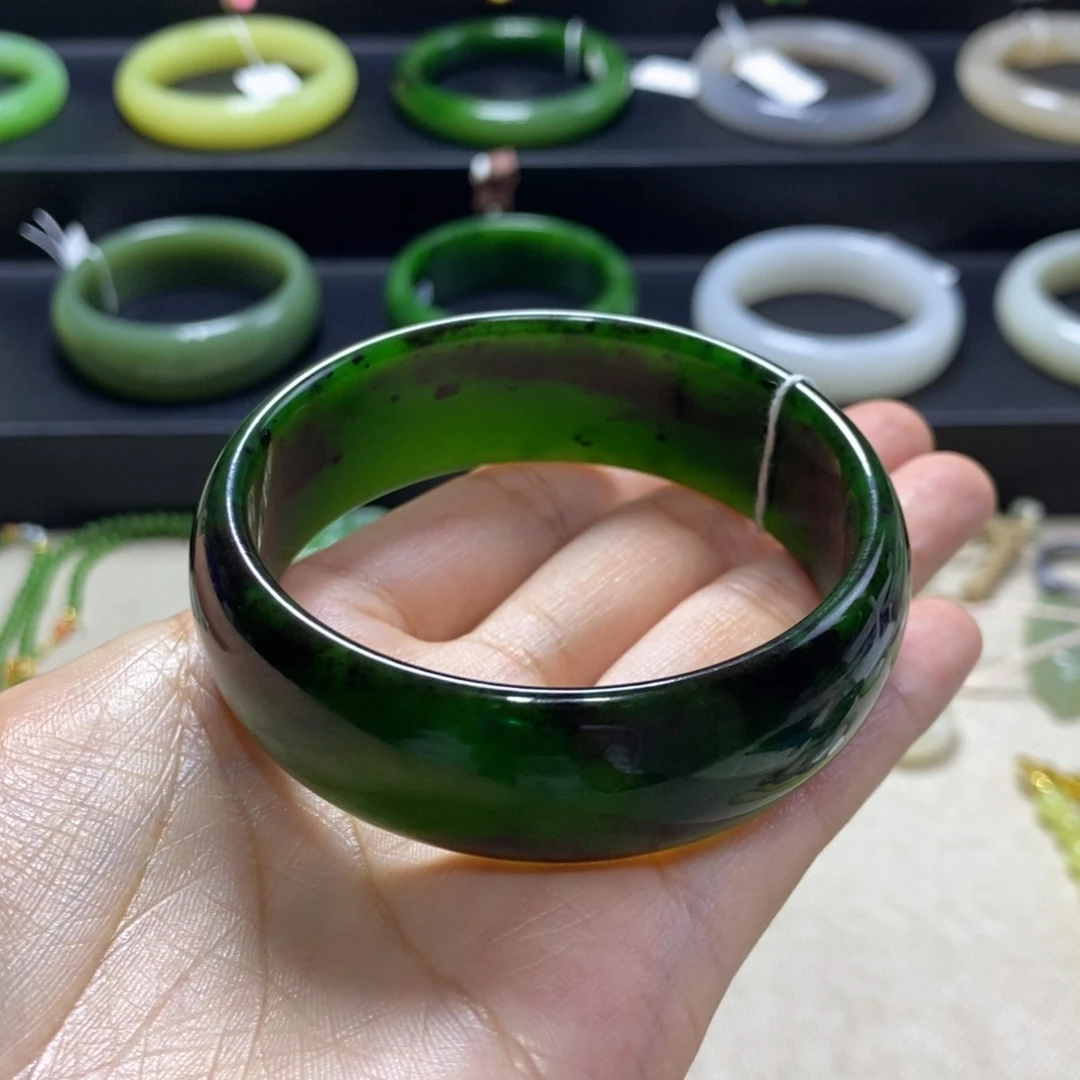 和田玉（碧玉）手镯未镶嵌J****a老俄料辣绿酒瓶底