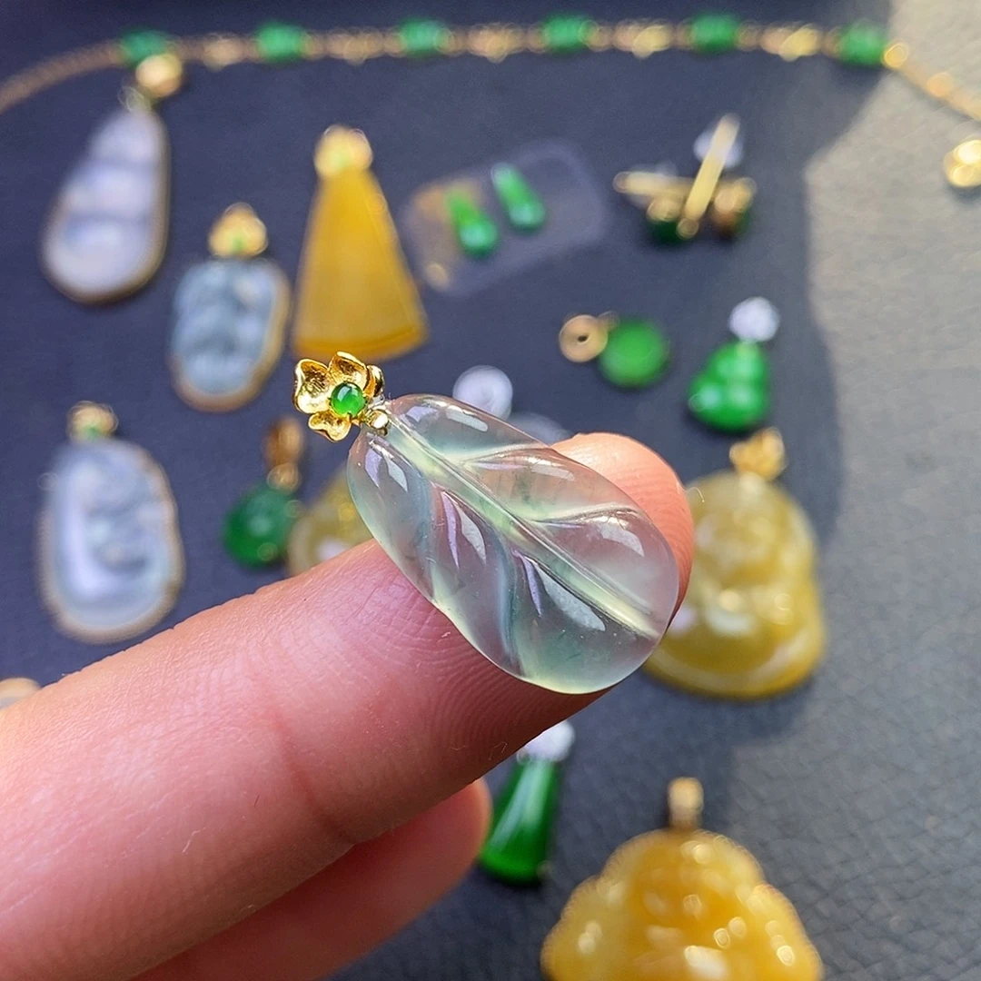 吊坠(不含链)18K金镶嵌翡翠