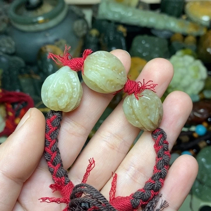 岫岩老玉（透闪石质玉）颈饰未镶嵌原**歌