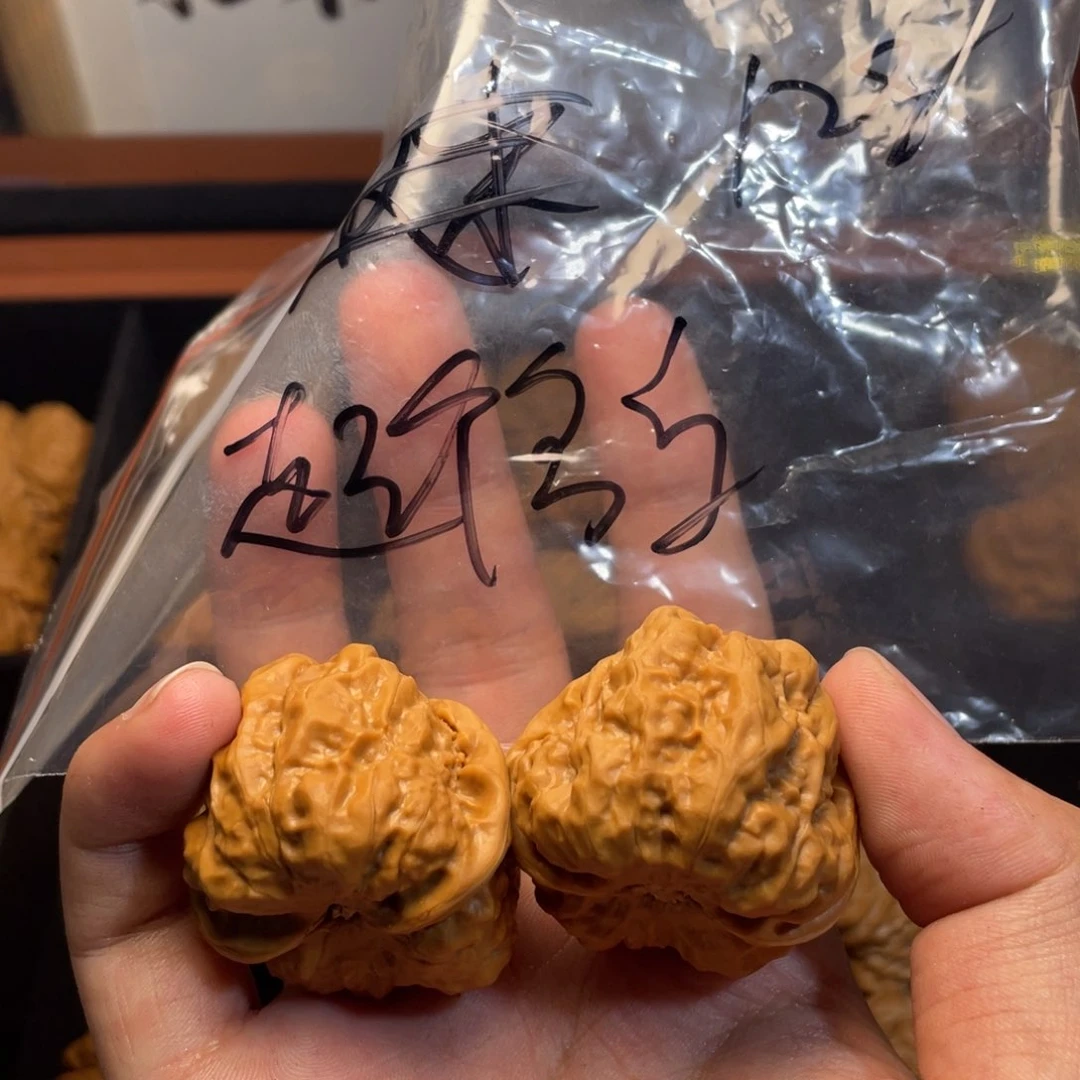 橄榄核把件起****劲木禾文玩蛤蟆头