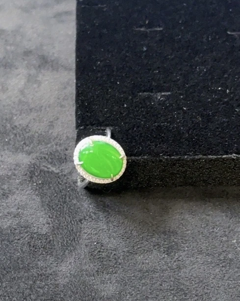 天然翡翠a货蛋面戒指