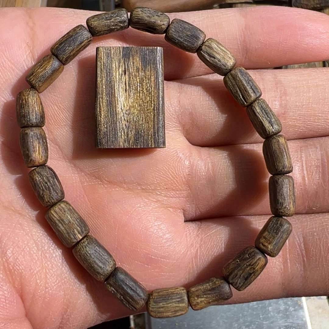 沉香手串随型桶珠手串4.3克