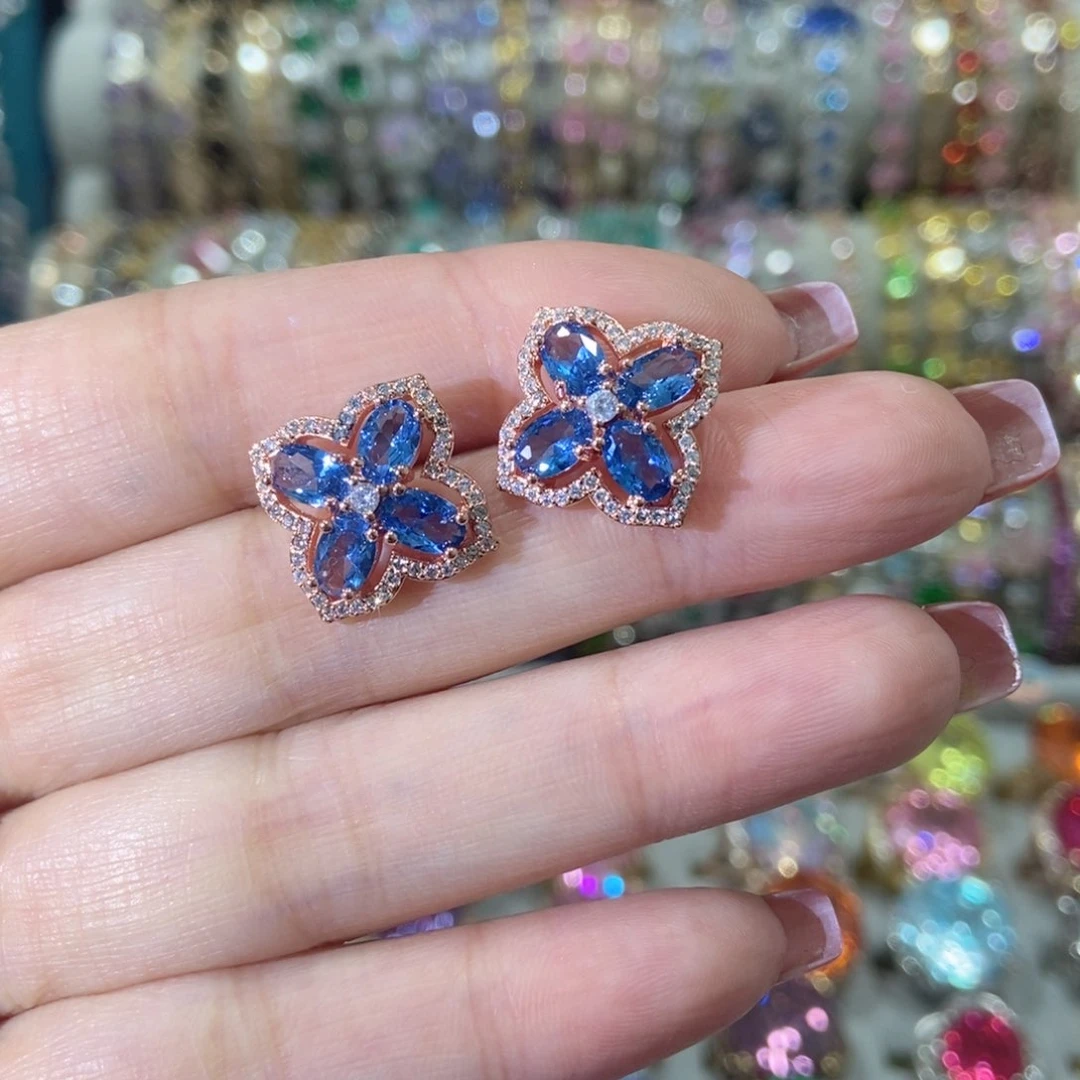 66锆石（处理）耳钉