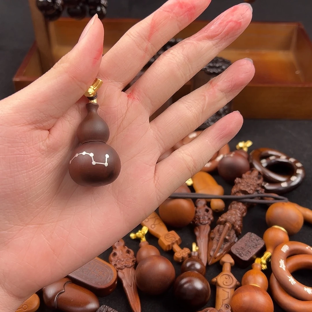 香榧木木雕款老料镶银雷击葫芦