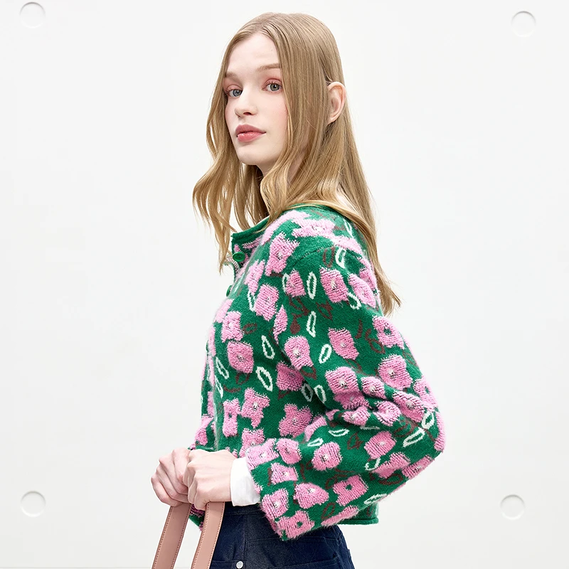 Juicy Couture橘滋2025新款立体绒感提花卷边短款圆领毛衣外套女