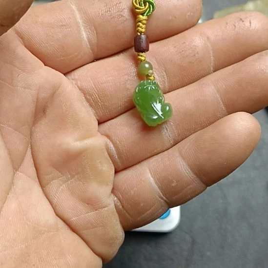 和田玉未镶嵌车挂