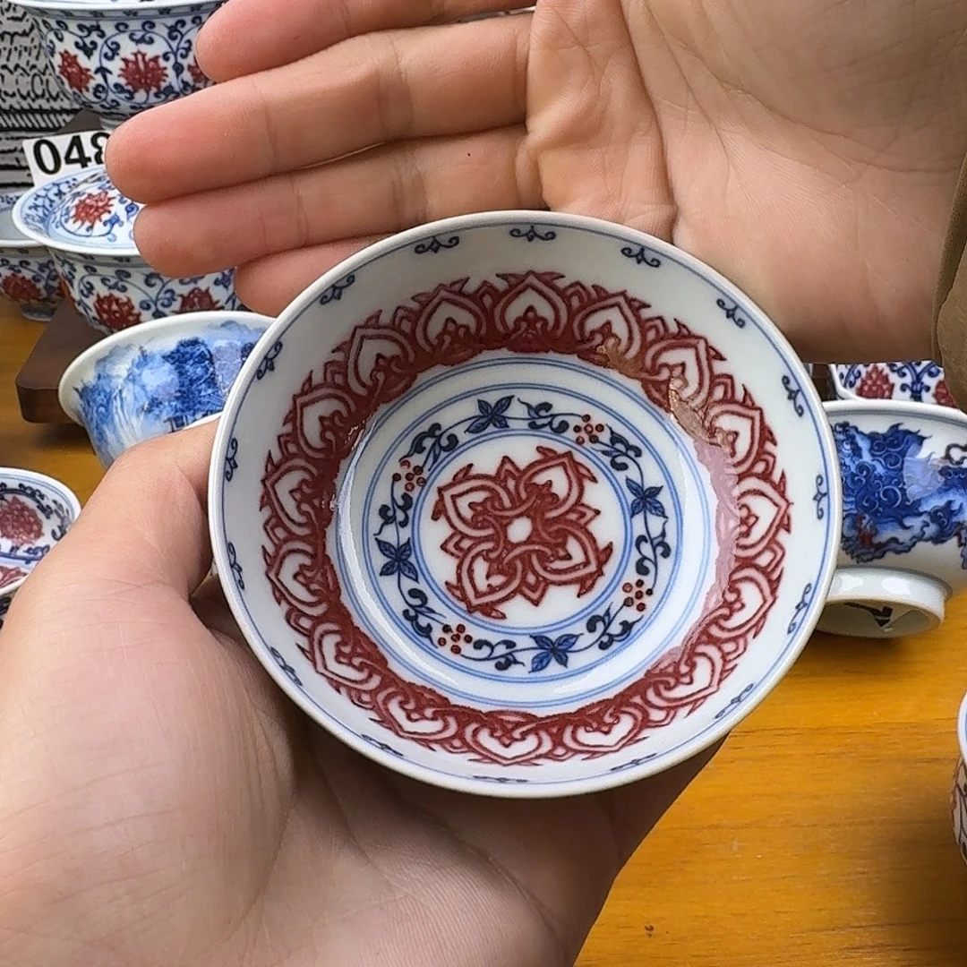 当代釉里红宝相普洱杯