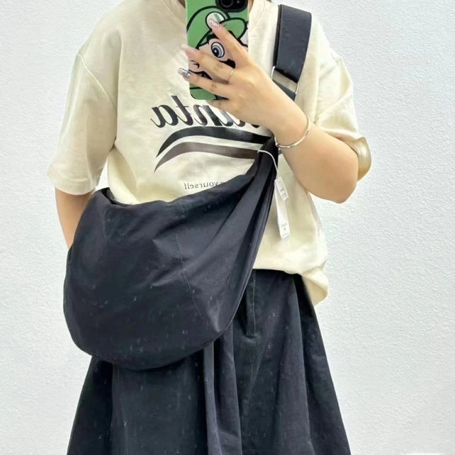 日韩休闲单肩包学生上课大容量饺子包冬季软乎乎高级感纯色斜挎包