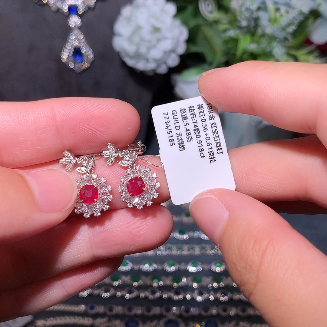 耳钉18K金镶嵌红宝石