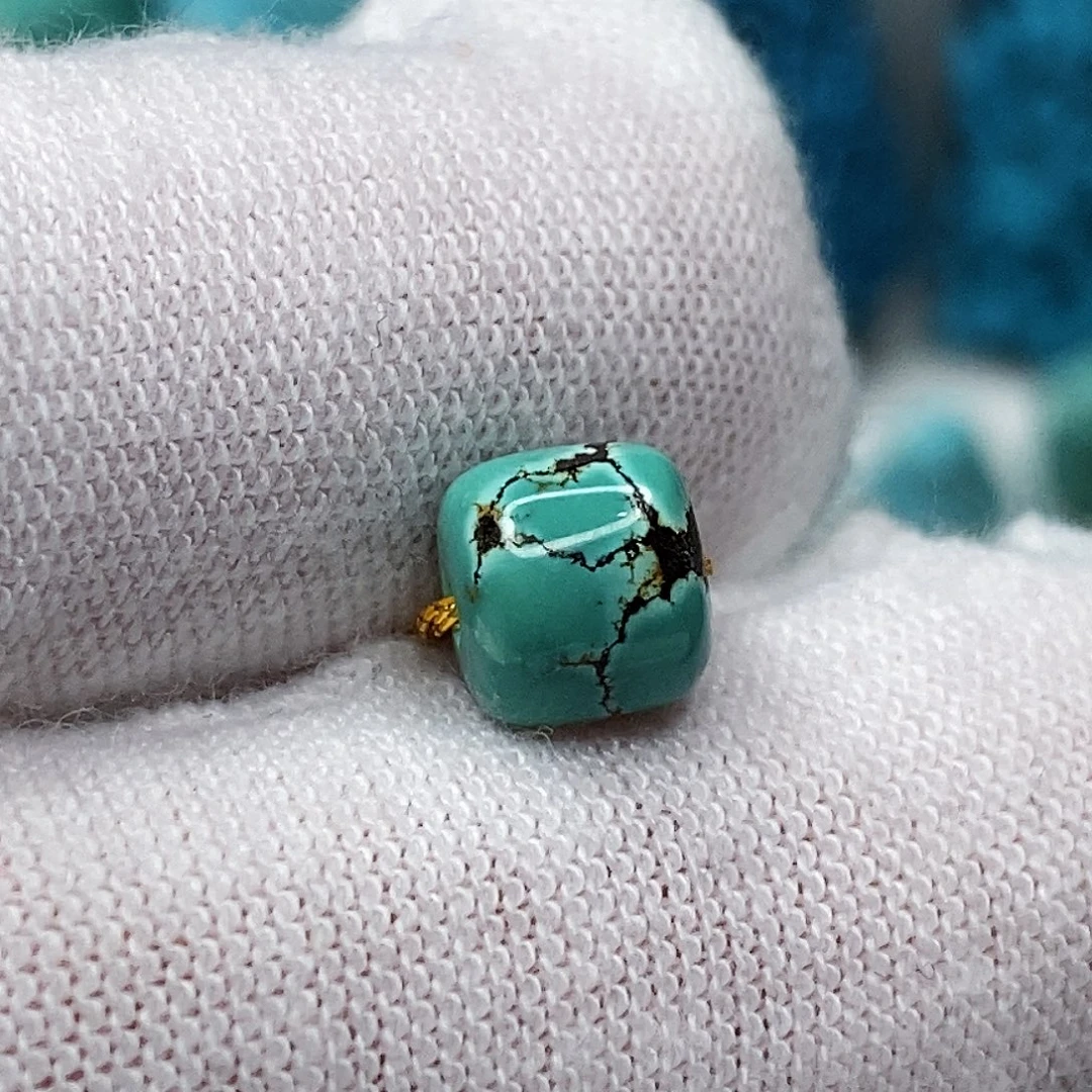 绿松石未镶嵌天然原矿 带武汉地大证书