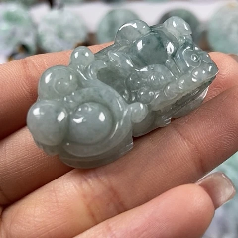 翡翠颈饰未镶嵌貔貅福利