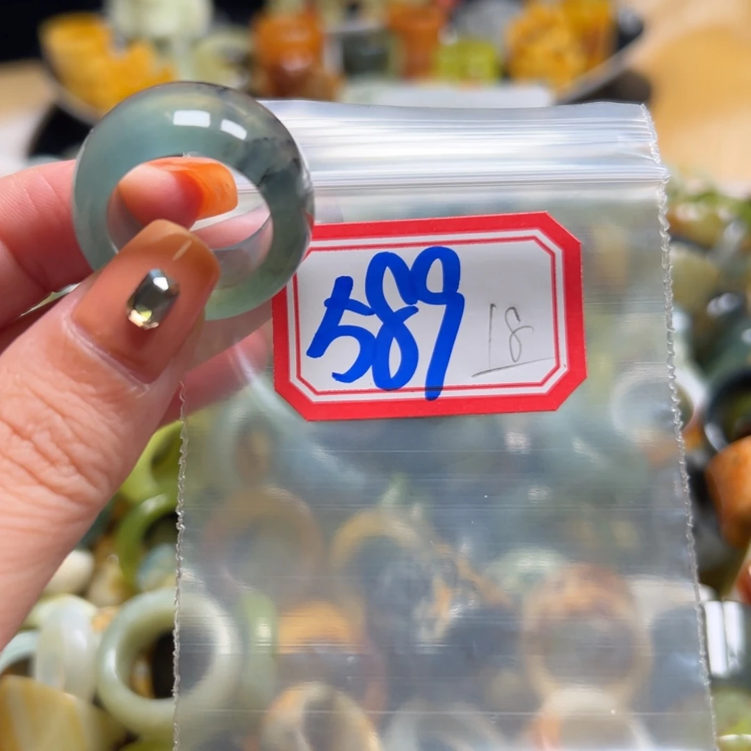 苏****蛇纹石玉未镶嵌戒指