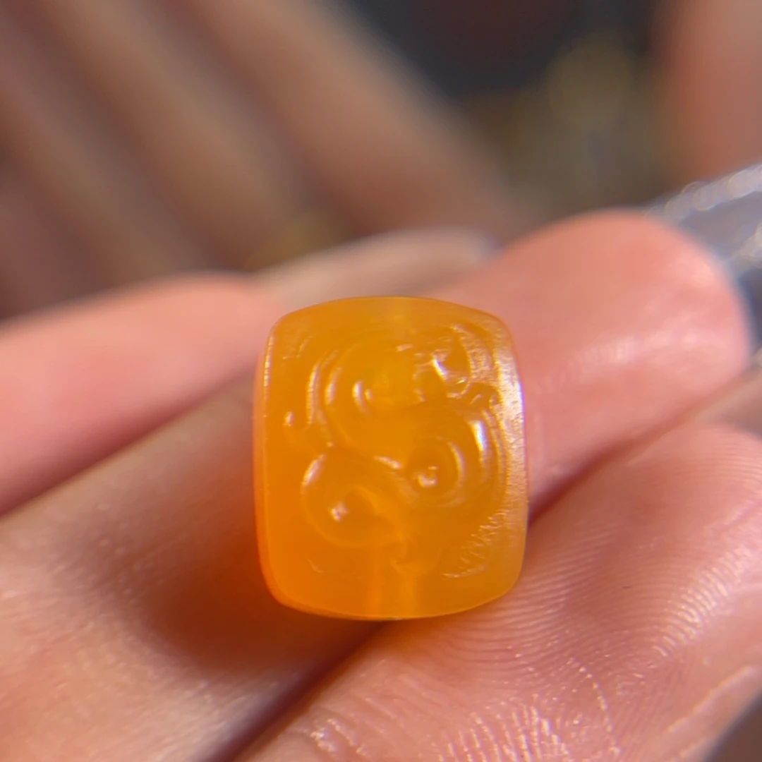 未镶嵌石英质玉（黄龙玉）缅黄 仿古龙背云
