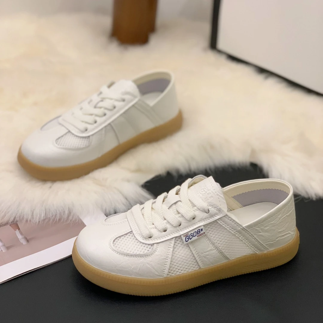 轻便透气镂空百搭两穿德训鞋女2025年夏季新款平底时尚显脚小板鞋