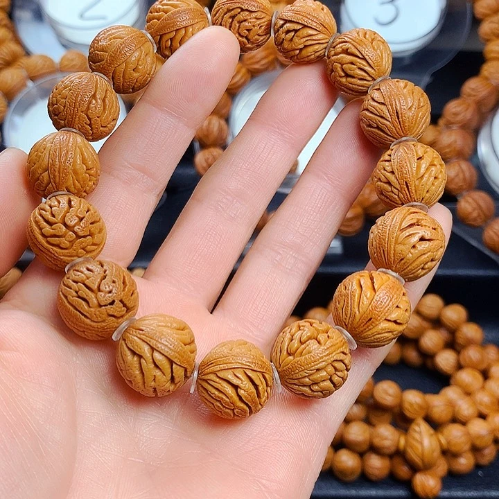 文玩核桃吊坠?龙纹绣球