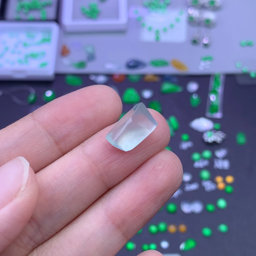 翡翠未镶嵌颈饰顺顺翡翠珠宝大冰糖