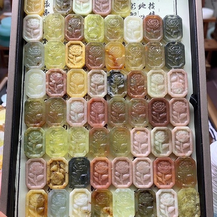 未镶嵌蛇纹石玉颈饰